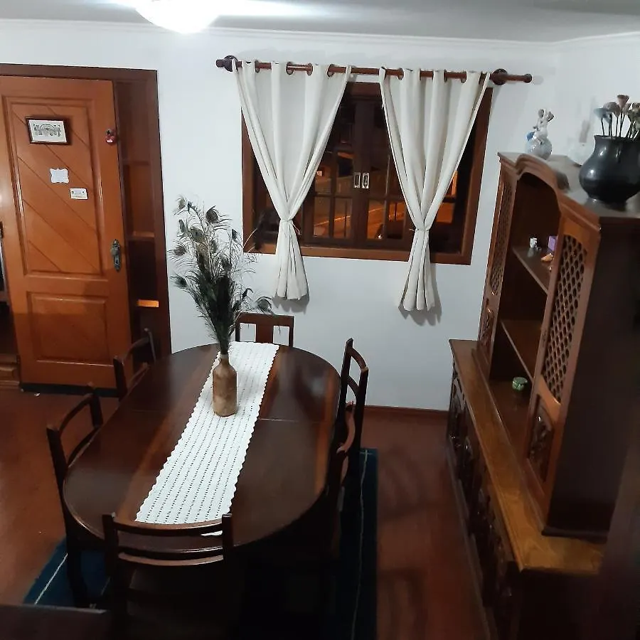 Homestay Silverios Suites Da Montanha Campos do Jordao